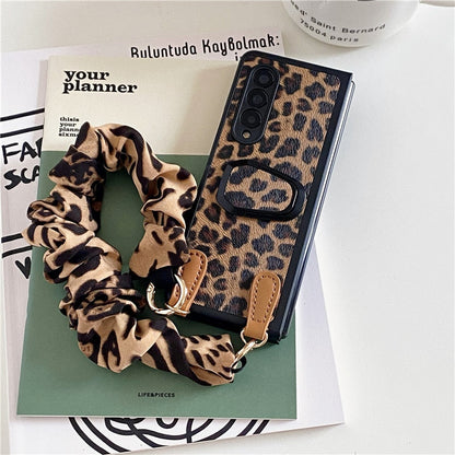 Luxury Cloth Wrist Strap Phone Case For Samsung Galaxy Z Fold 4