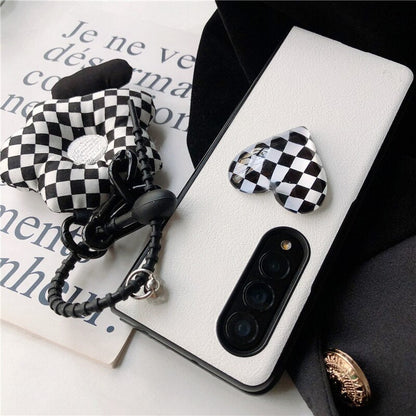 Retro Checkerboard Pattern Crystal Clear Heart PU Leather Phone Case For Samsung Galaxy Z Fold 4